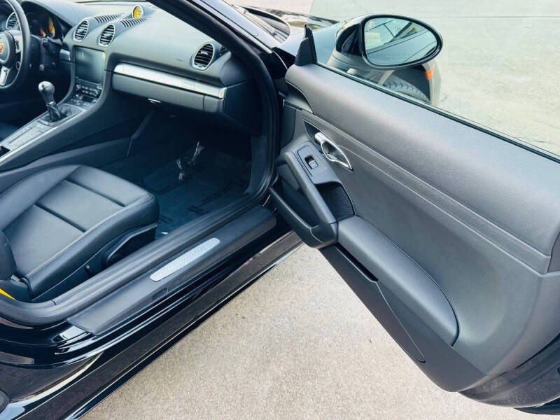 2018 Porsche 718 Cayman