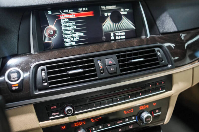 2015 BMW 5 Series 528i