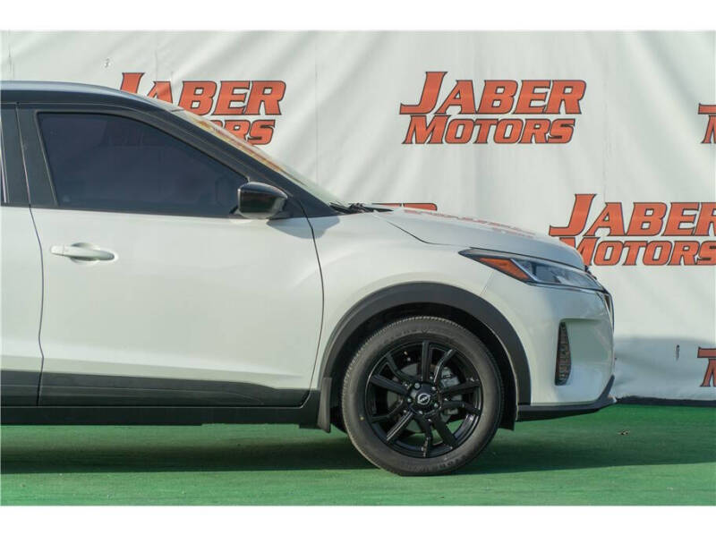 2022 Nissan Kicks SV