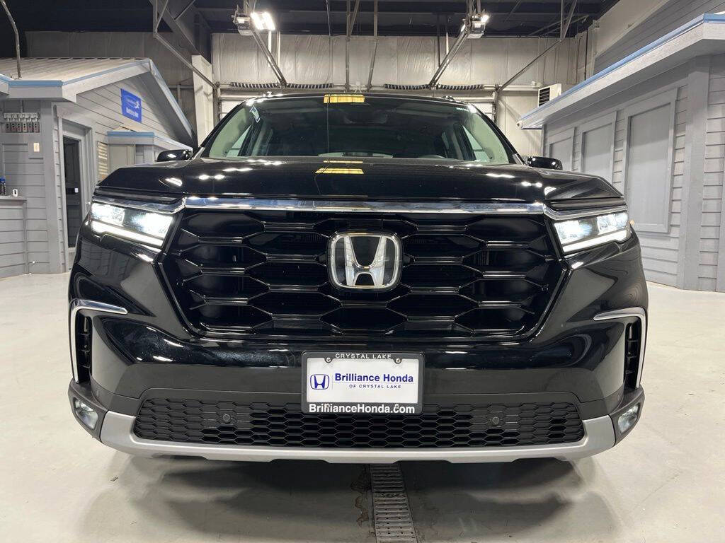 Black 2025 Honda Pilot Touring AWD Touring 4dr SUV 2