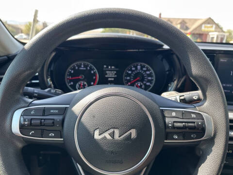 2023 Kia K5 LXS