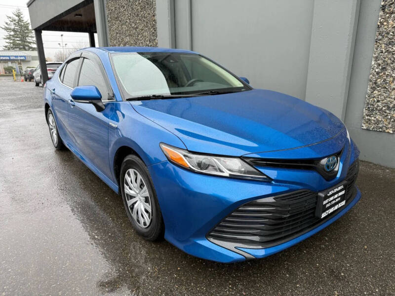 2019 Toyota Camry Hybrid LE