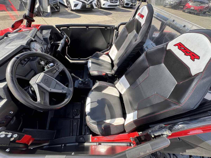 2015 Polaris RZR S 900