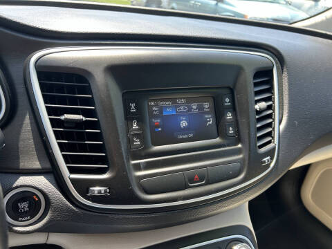 2015 Chrysler 200 Limited