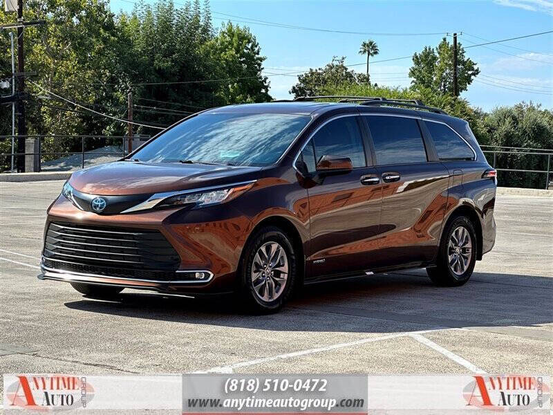 2021 Toyota Sienna XLE 8-Passenger