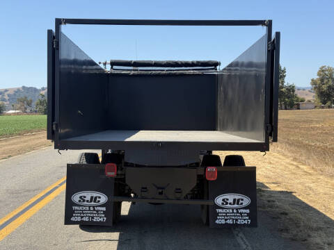 2015 Freightliner M2 106