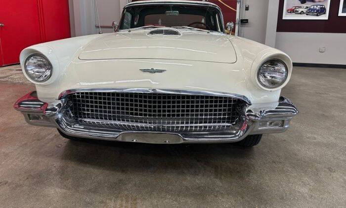 1957 Ford Thunderbird