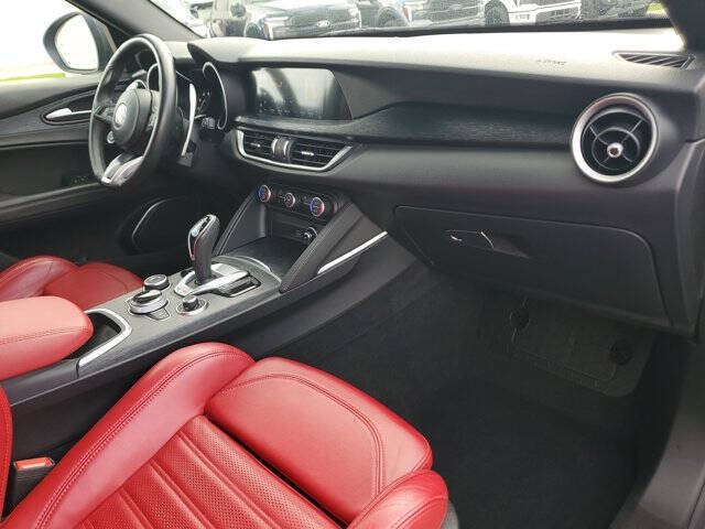 2022 Alfa Romeo Stelvio Sprint