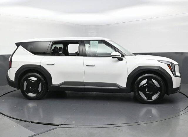 2024 Kia EV9 Light