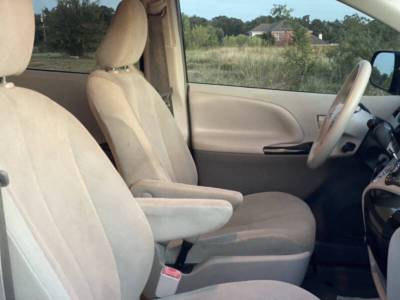 2013 Toyota Sienna L 7-Passenger