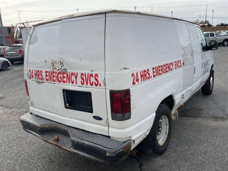 2004 Ford E-Series E-250