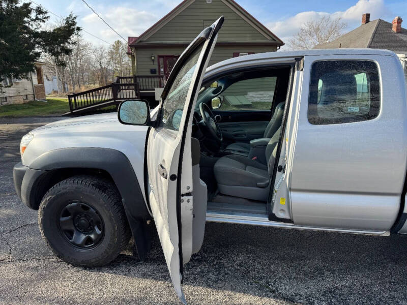 2010 Toyota Tacoma Base photo 20