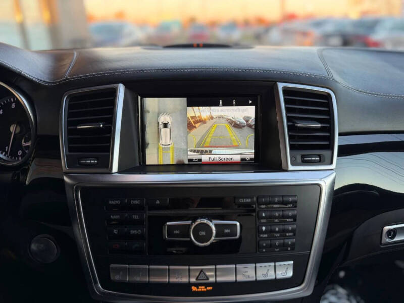 2015 Mercedes-Benz GL-Class GL 550 4MATIC