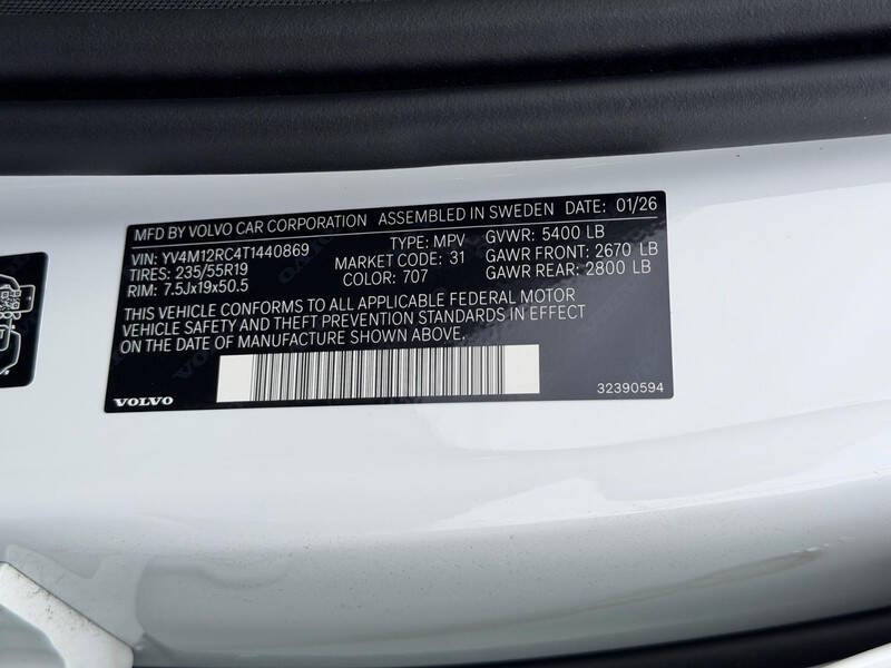 2026 Volvo XC60 B5 Plus