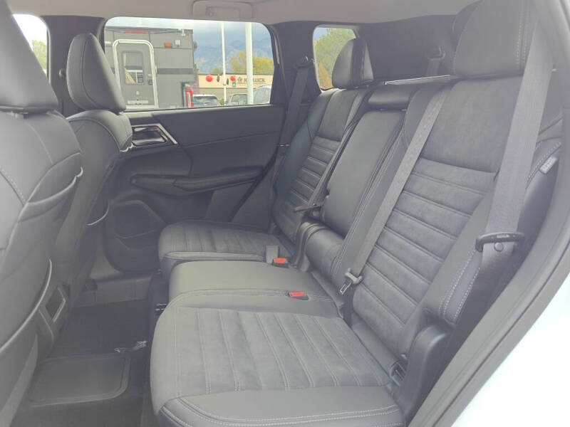 2025 Mitsubishi Outlander PHEV SE