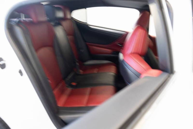 2022 Lexus ES 300h F SPORT