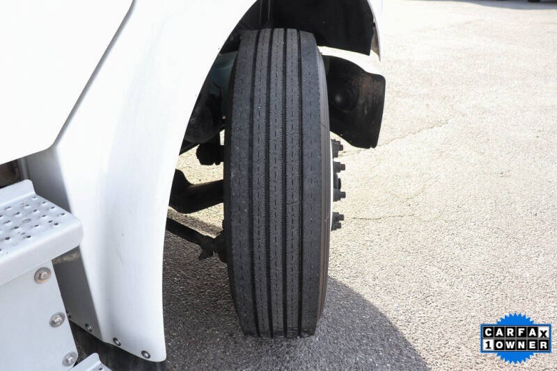 2019 Freightliner M2 106