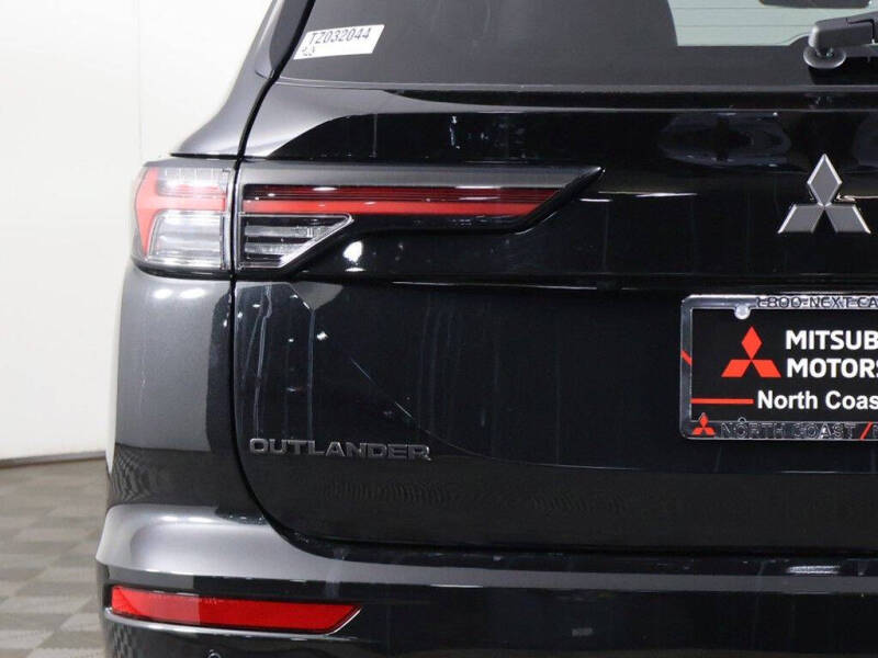2026 Mitsubishi Outlander LE