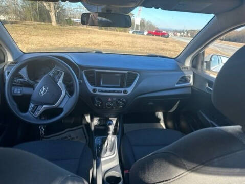 2020 Hyundai Accent SE