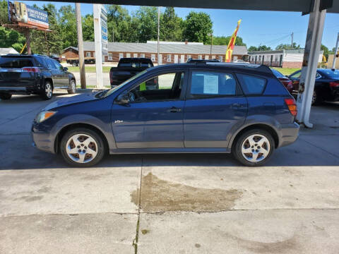 2004 Pontiac Vibe for sale at SpringField Select Autos in Springfield IL