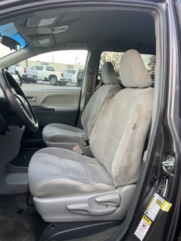 2015 Toyota Sienna L 7-Passenger