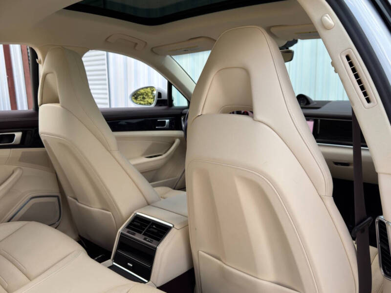 2021 Porsche Panamera 4 E-Hybrid