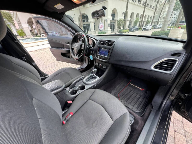 2012 Dodge Avenger SE