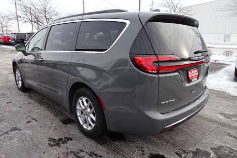 2022 Chrysler Pacifica Touring L
