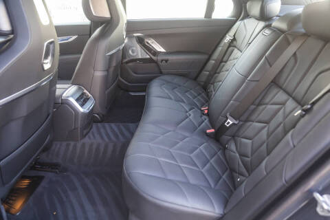 2025 BMW 7 Series 750e xDrive