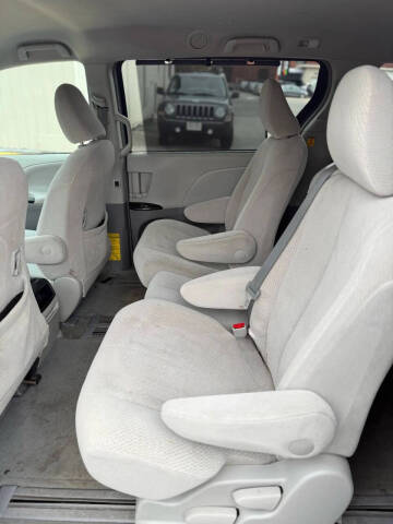 2012 Toyota Sienna