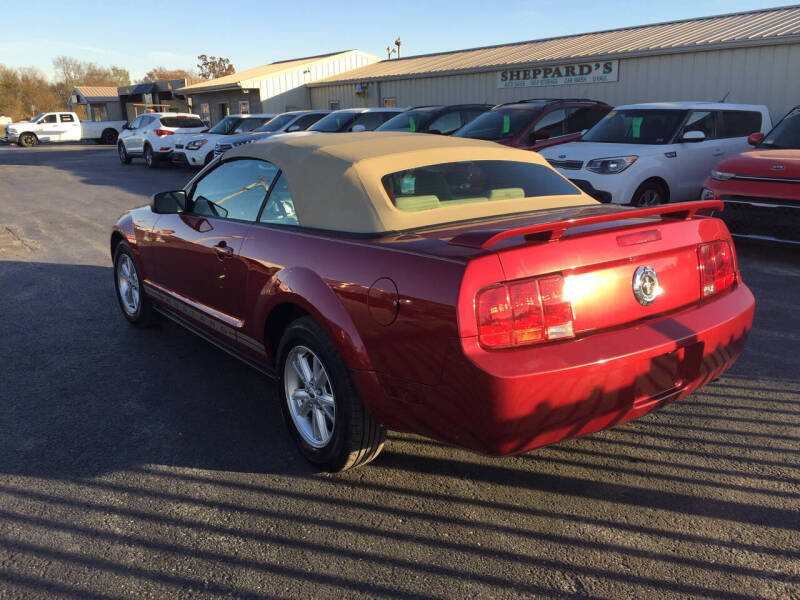 2005 Ford Mustang Premium photo 5