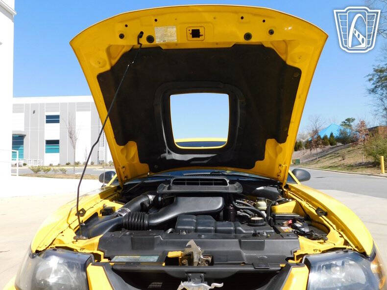 2004 Ford Mustang Mach 1 Premium