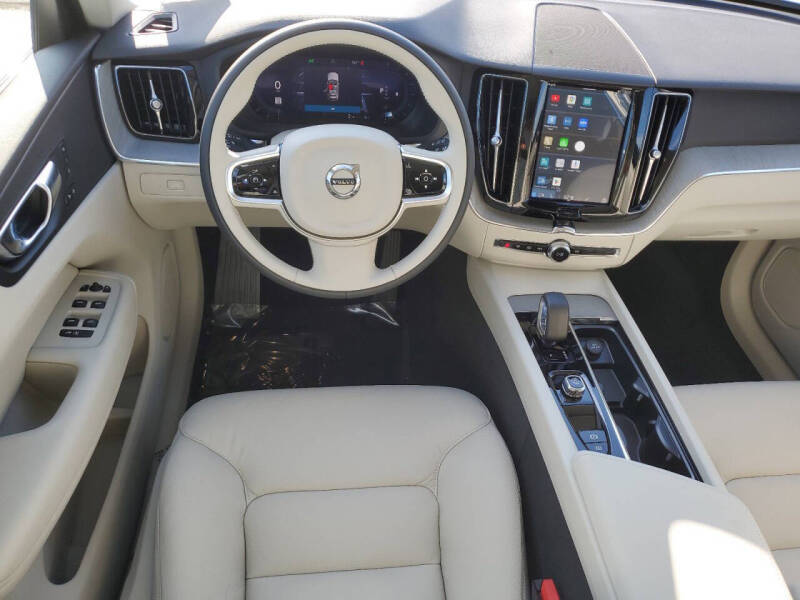 2025 Volvo XC60 B5 Plus Dark Theme