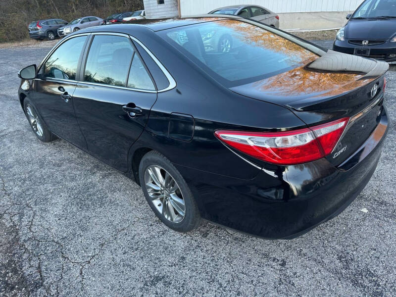 2017 Toyota Camry SE photo 7