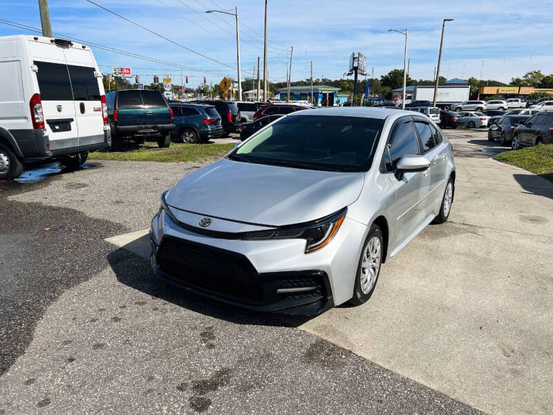 2022 Toyota Corolla LE's photo