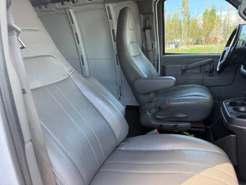 2023 GMC Savana 2500