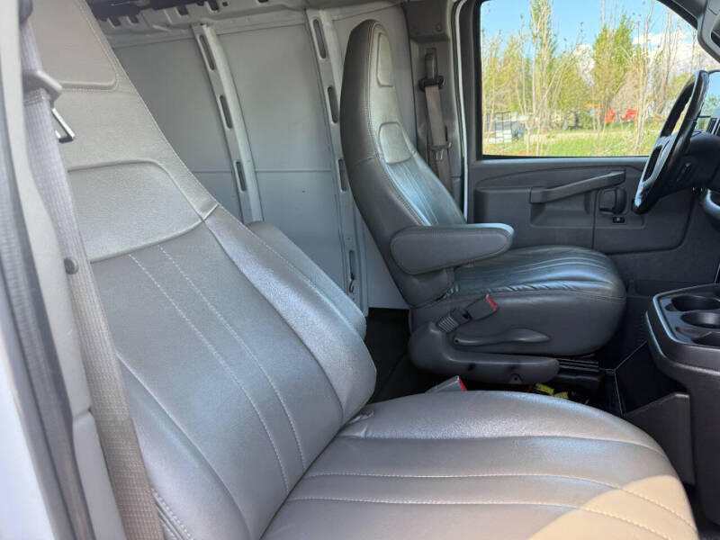 2023 GMC Savana 2500