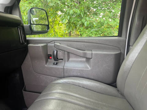 2017 Chevrolet Express 2500