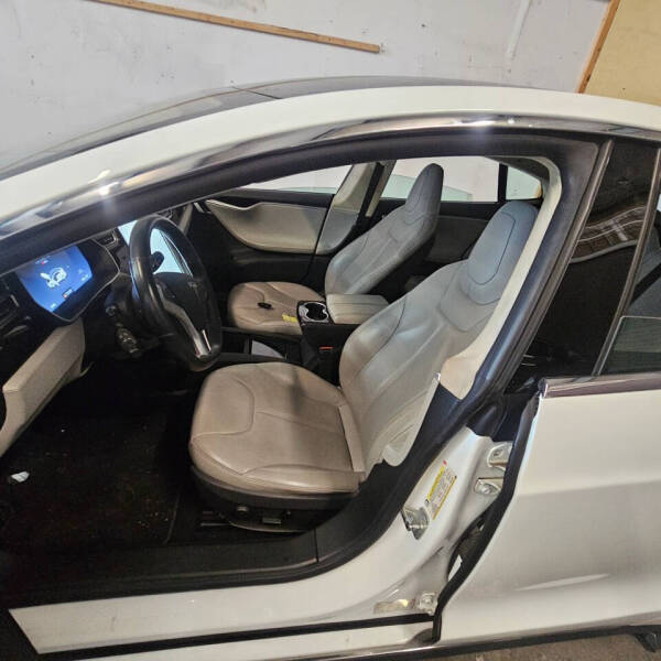 2014 Tesla Model S P85