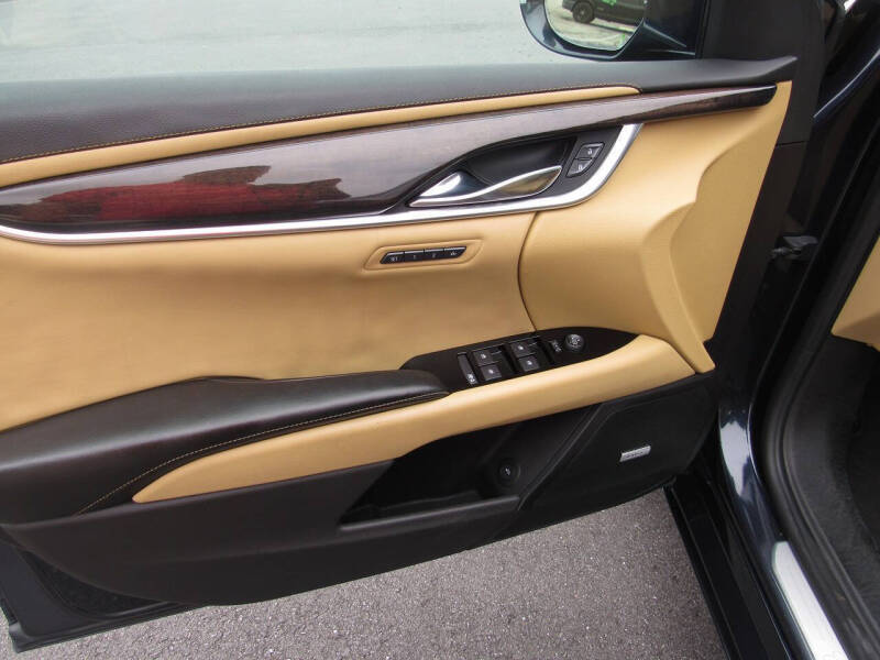 2013 Cadillac XTS Luxury Collection