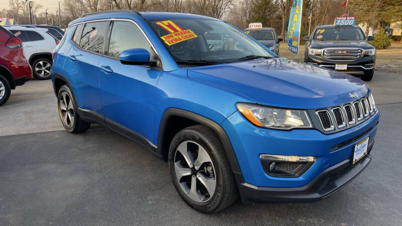 2017 Jeep Compass for sale at North American Credit Inc. in Waukegan IL