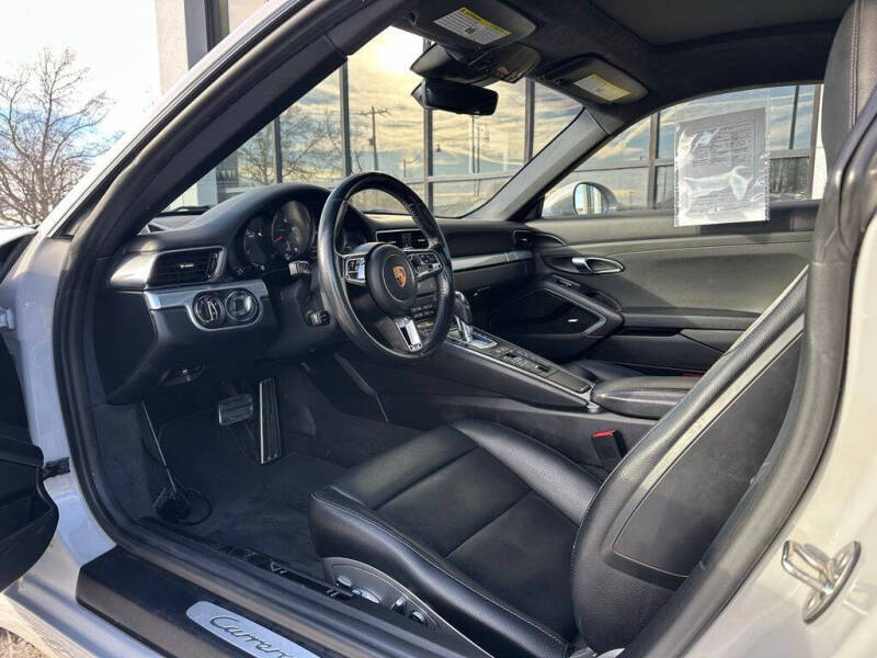 2018 Porsche 911 Carrera