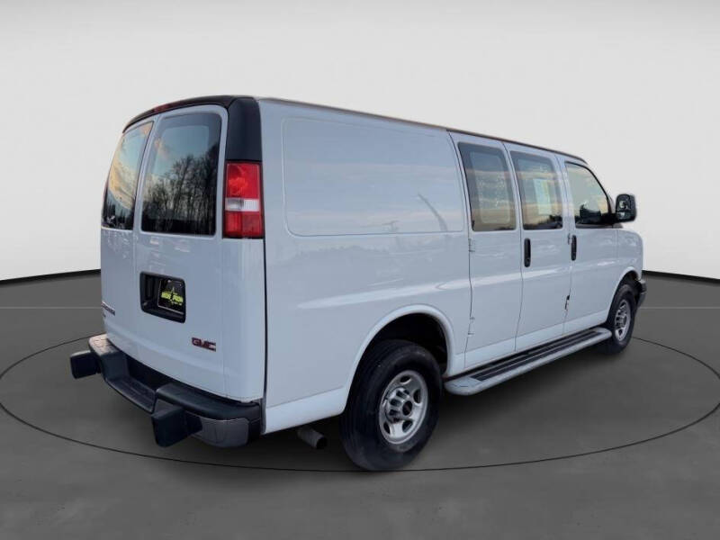 2024 GMC Savana 2500