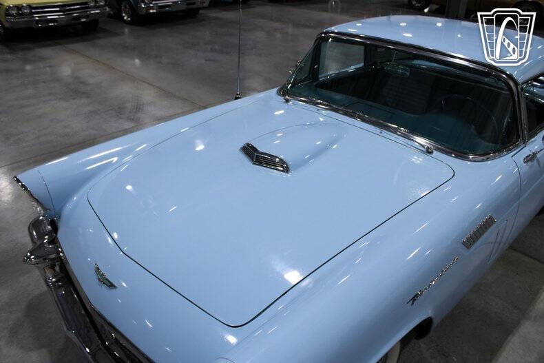 1957 Ford Thunderbird