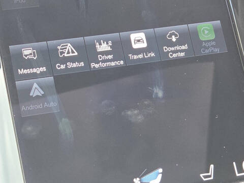 2022 Volvo XC90 T6 Momentum 6-Passenger