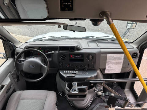 2014 Ford E-Series E-350 SD