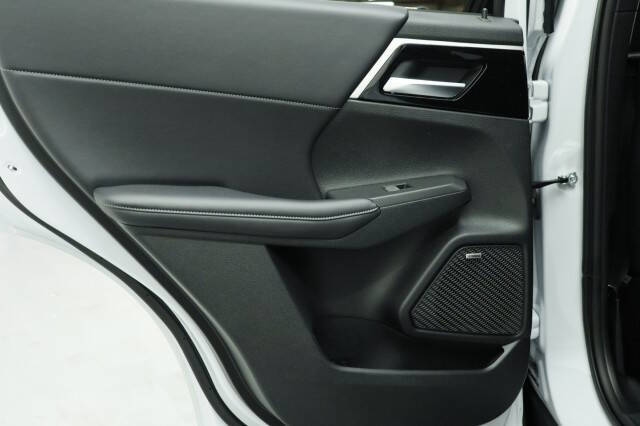 2026 Mitsubishi Outlander LE