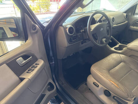 2004 Ford Expedition XLT