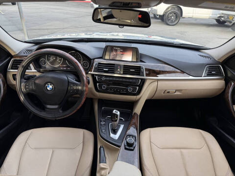 2017 BMW 3 Series 320i