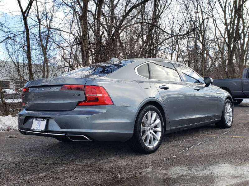 2018 Volvo S90 T6 Momentum